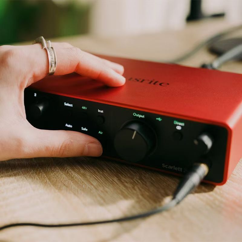 Forster Scarlet for 2i2 Quad G - đánh giá và giá Musical Instrument Sounds